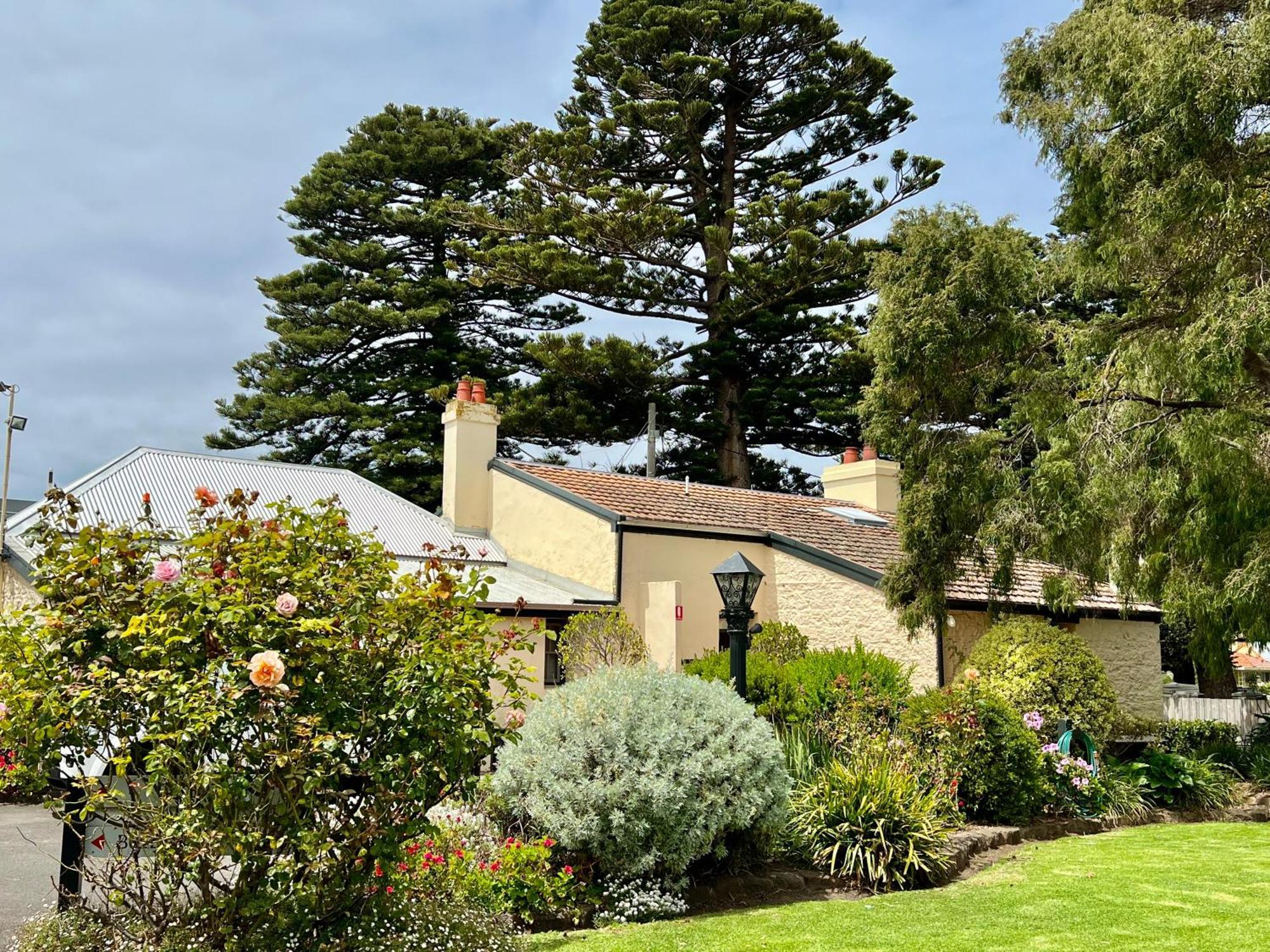 Seacombe House Motor Inn Port Fairy Exterior foto